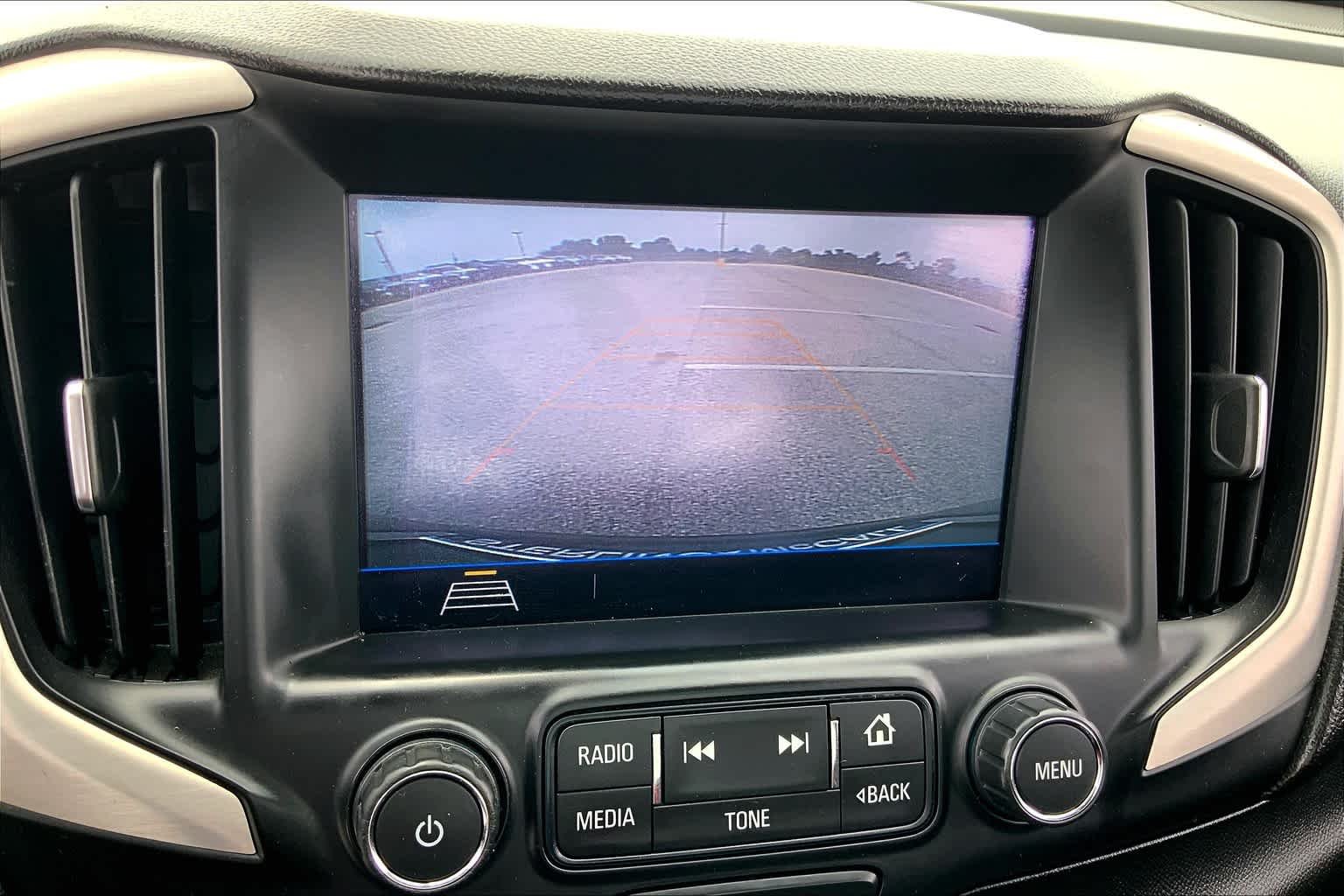 Used 2018 Graphite Gray Metallic GMC SLE image 25