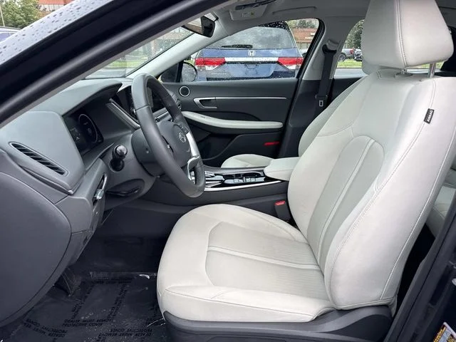 Used 2023 Gray Hyundai SEL image 14
