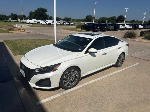 Pre-Owned 2023 Nissan Altima SL FWD