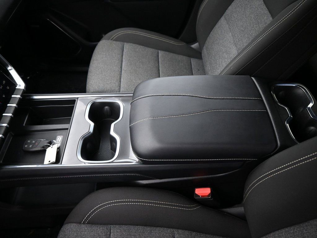Used 2025 Summit White GMC Elevation image 16