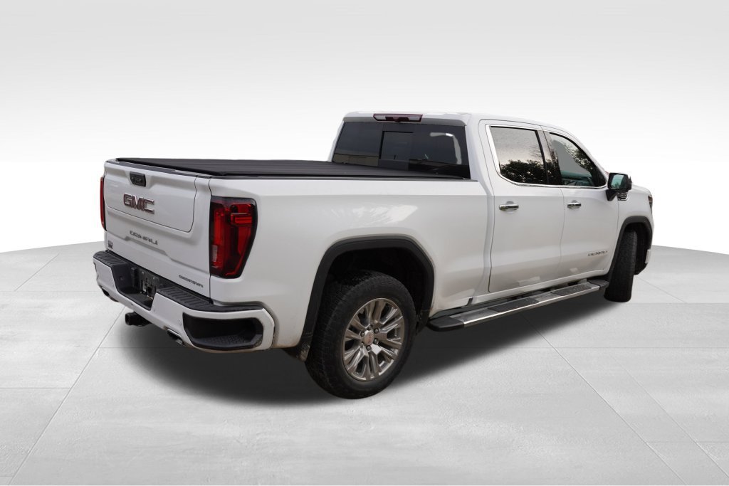 Used 2024 White GMC Denali image 3