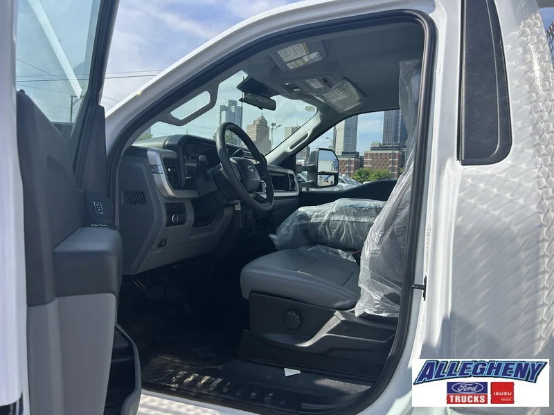 New 2024 Oxford White Ford F-600® XL image 16