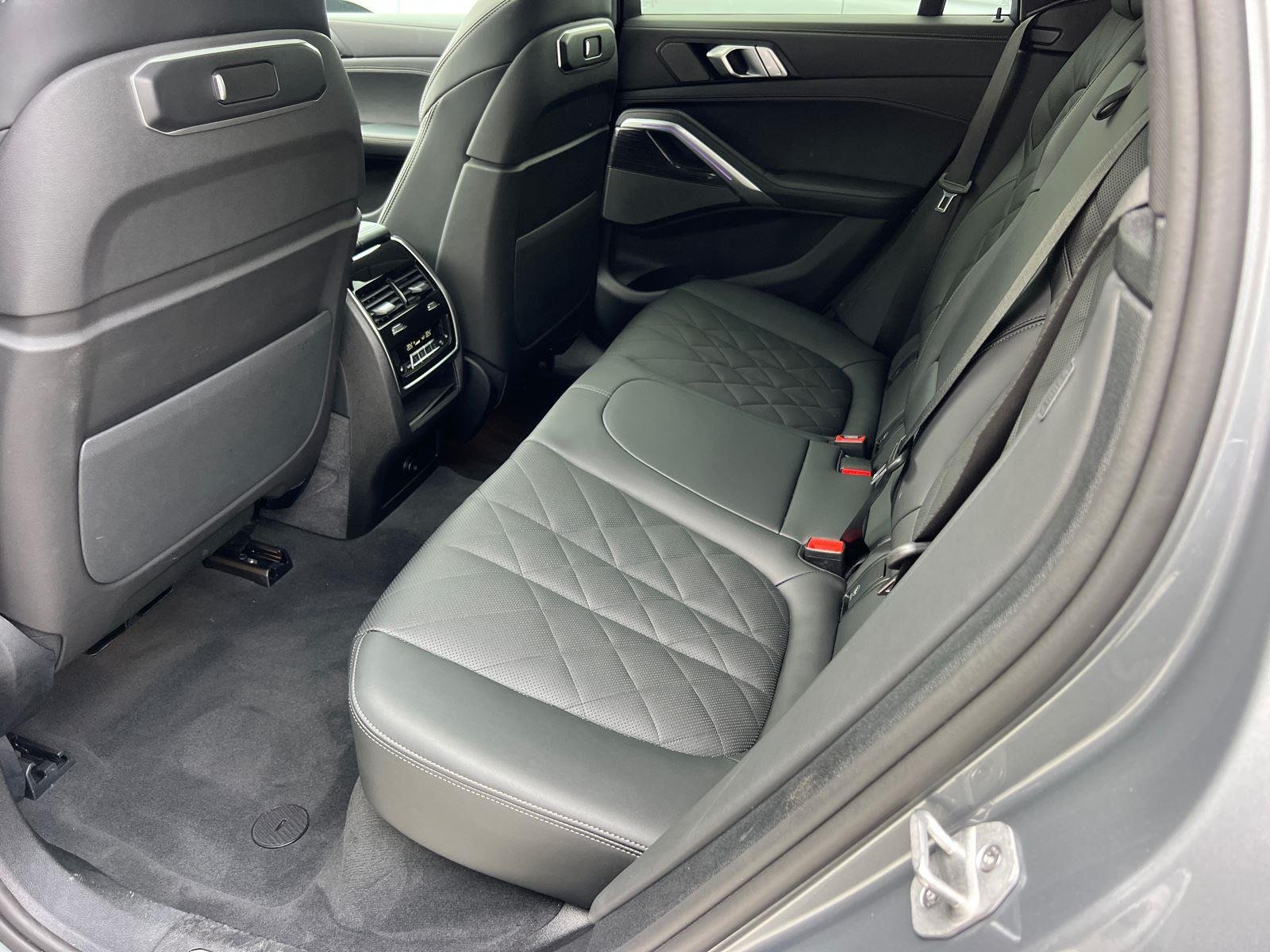 Used 2026 GRAY BMW xDrive40i image 21
