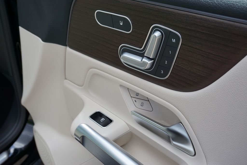 2025 Mercedes-Benz GLB Base - Photo 64