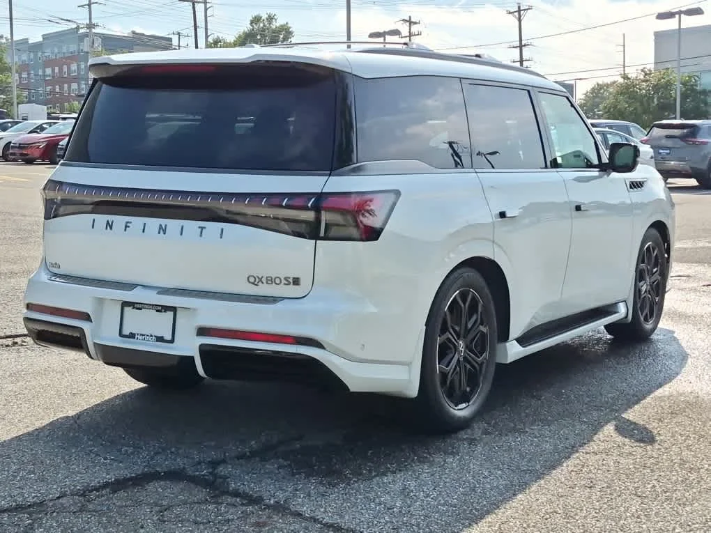 New 2027 RADIANT WHITE INFINITI Sport 4WD image 3