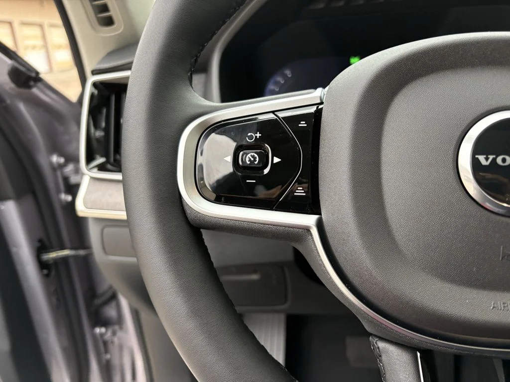New 2026 Aurora Silver Volvo Ultra image 16