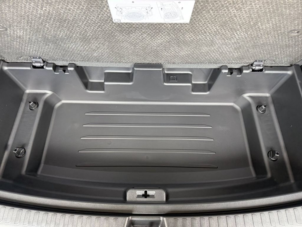 2026 Chevrolet Traverse LT - Photo 27