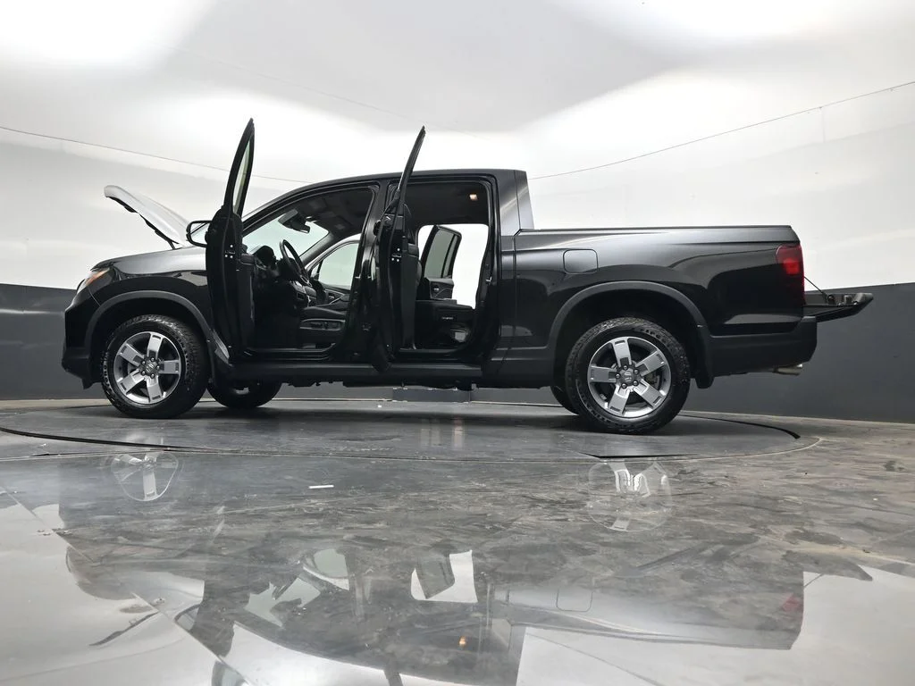 Certified Used 2024 Crystal Black Pearl Honda RTL image 46
