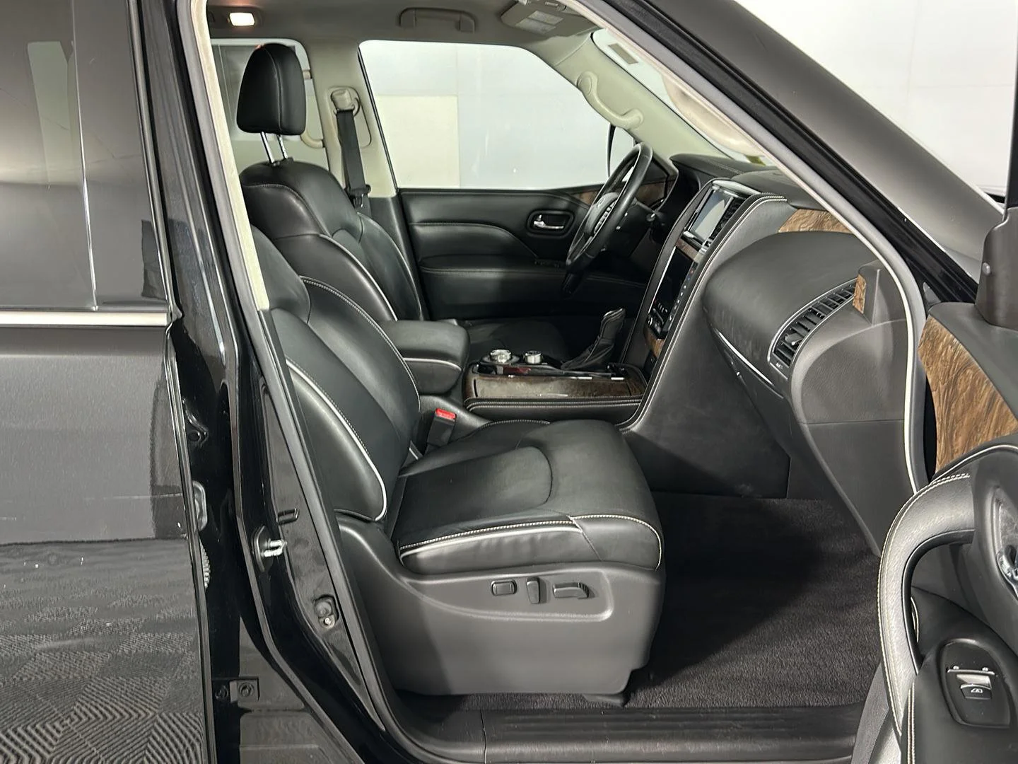 Used 2021 Mineral Black INFINITI PREMIUM SELECT image 33