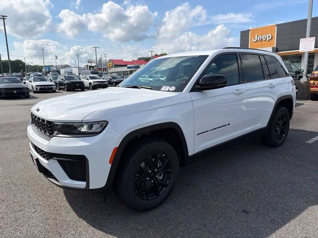 New 2026 White Jeep Altitude image 6