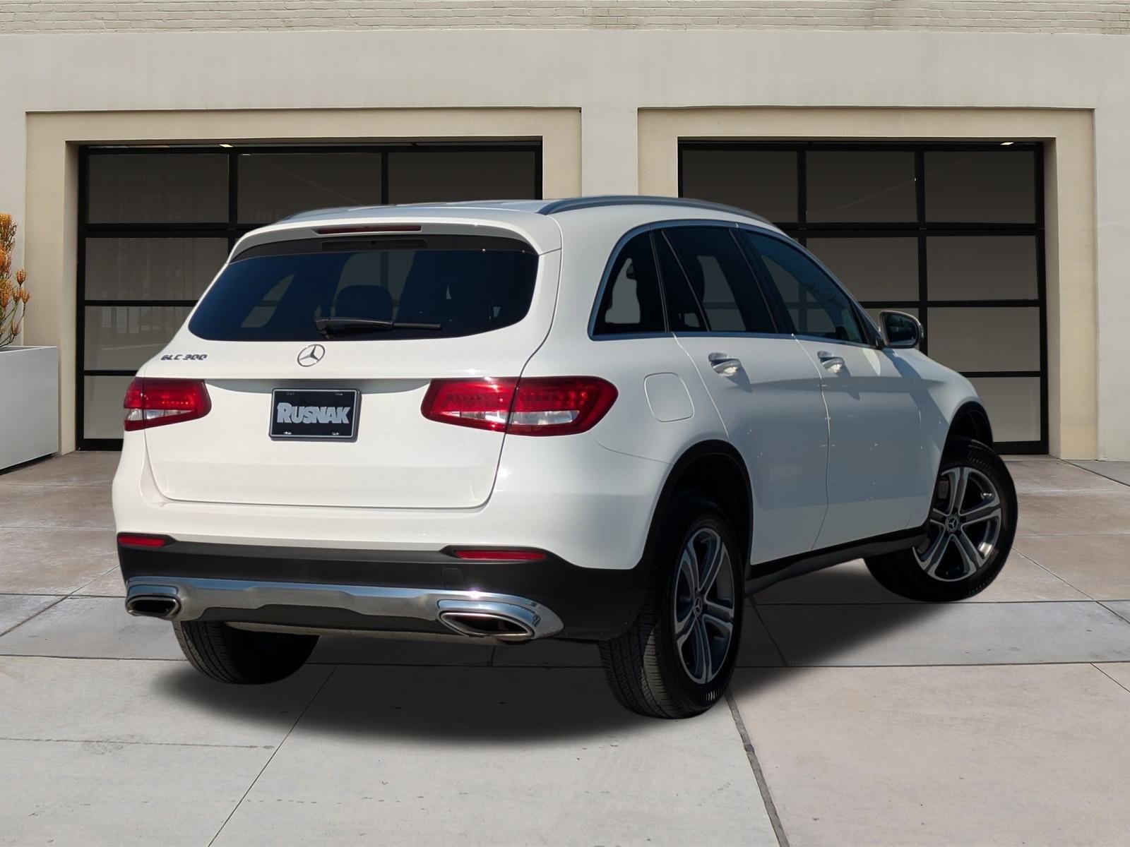 2019 Mercedes Benz GLC 300 photo 3