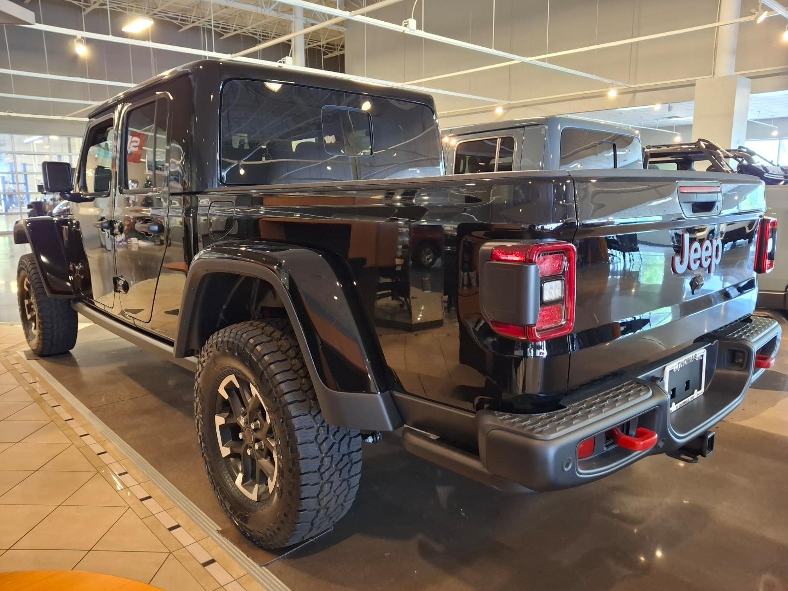 New 2026 Black Clear-Coat Exterior Paint Jeep Rubicon image 4