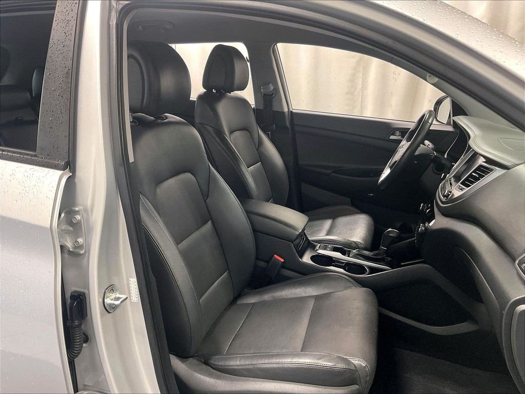 Used 2017 Silver Hyundai Limited image 11