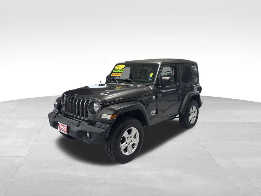 Used 2019 Gray Jeep Sport S image 2