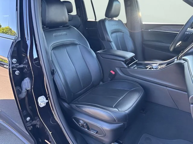 Used 2022 Brown Jeep Overland 4xe image 14