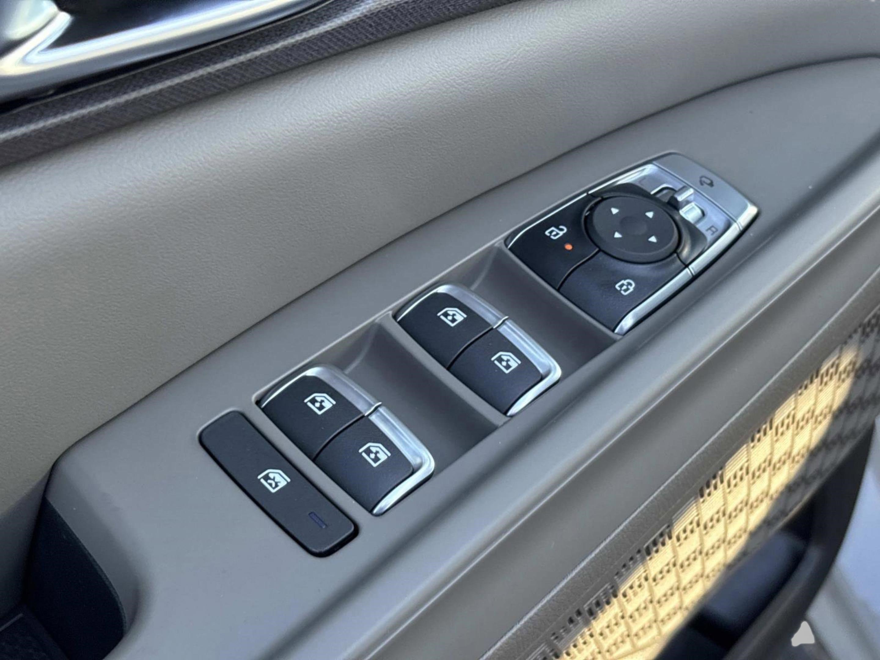 New 2026 Ceramic Silver Kia EX image 22