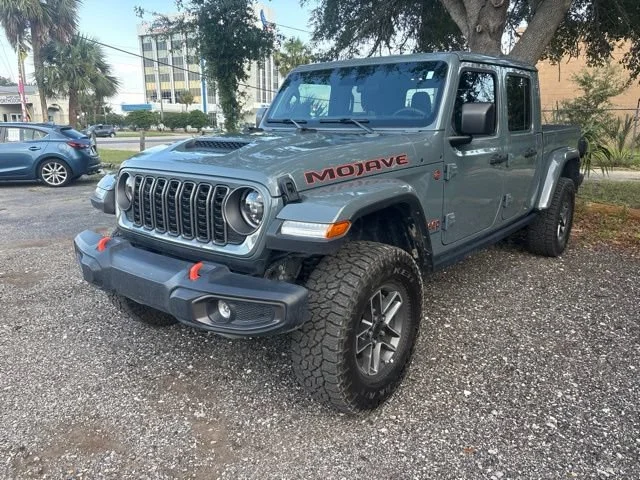 Used 2025 Anvil Clearcoat Jeep Mojave image 3