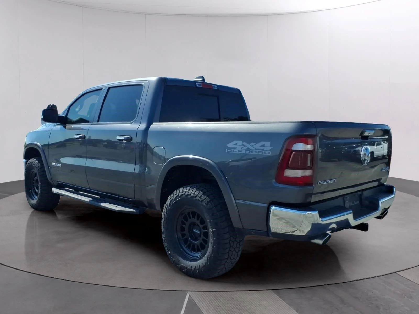 Used 2021 Granite Crystal Metallic Clearcoat Ram Laramie image 3
