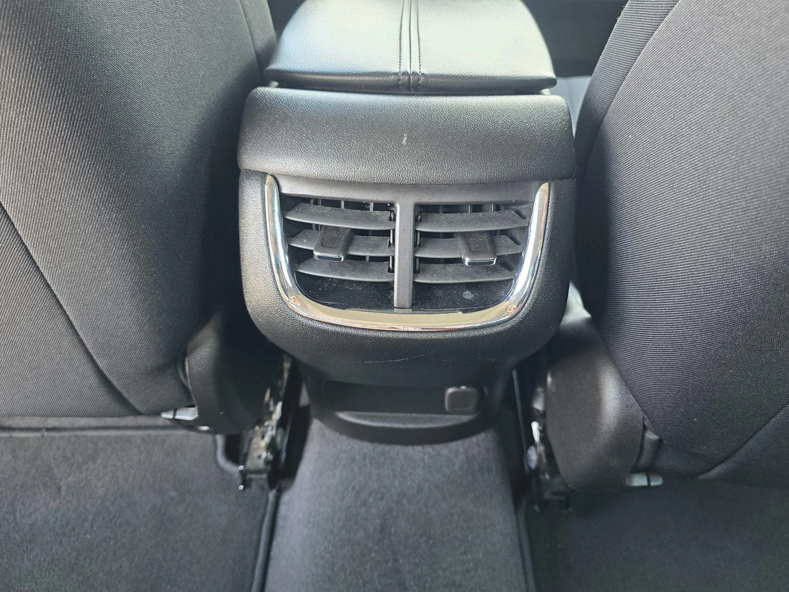 Used 2024 Summit White Chevrolet LT image 30