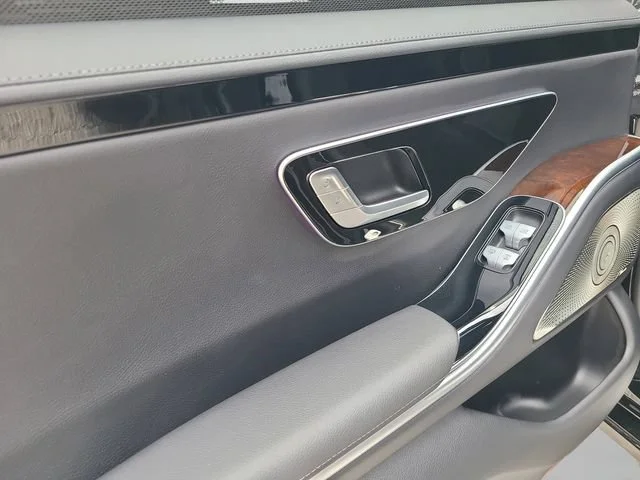 Used 2025 Black Mercedes-Benz S 500 image 13