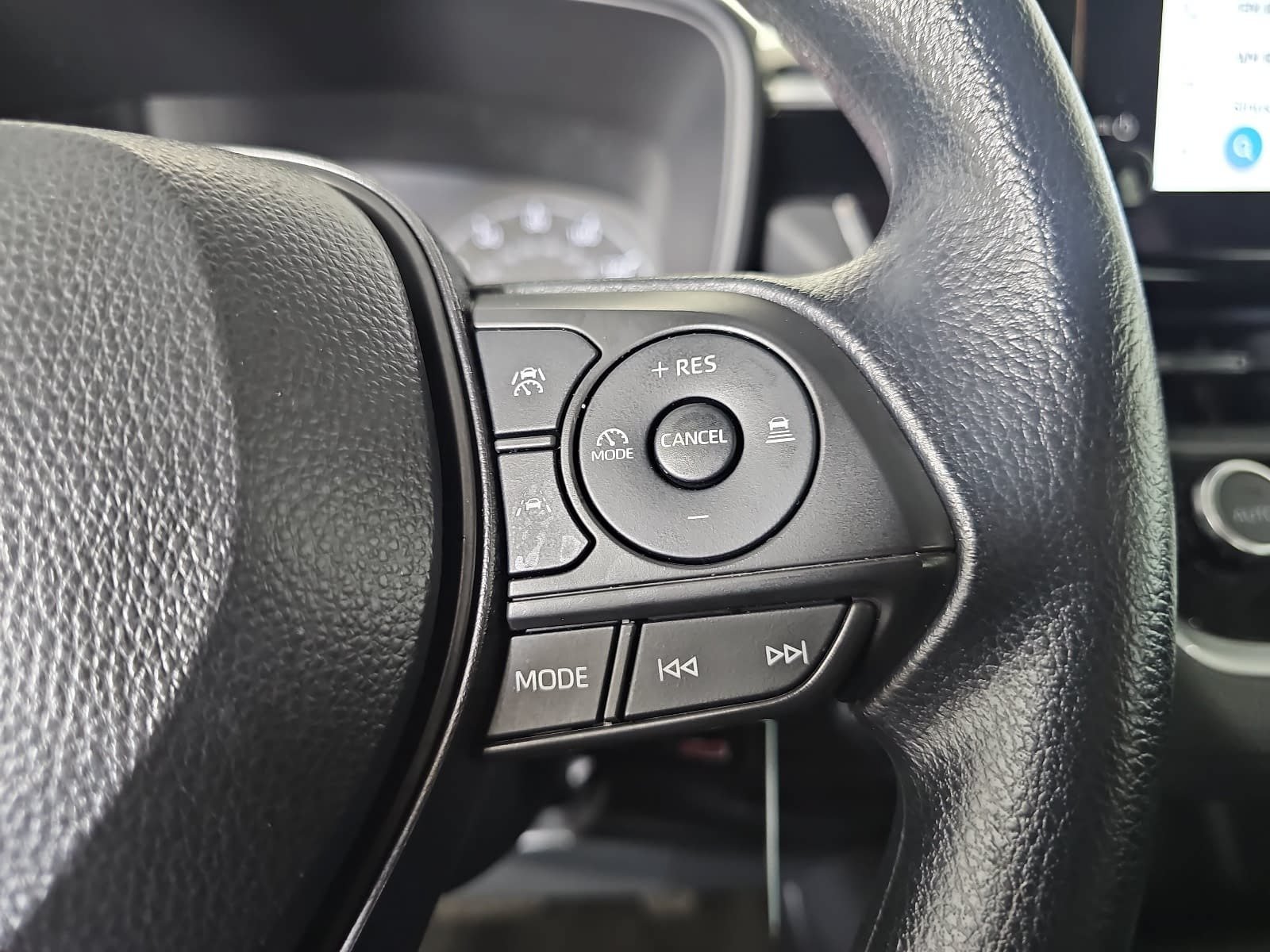 Used 2025 White Toyota LE image 16