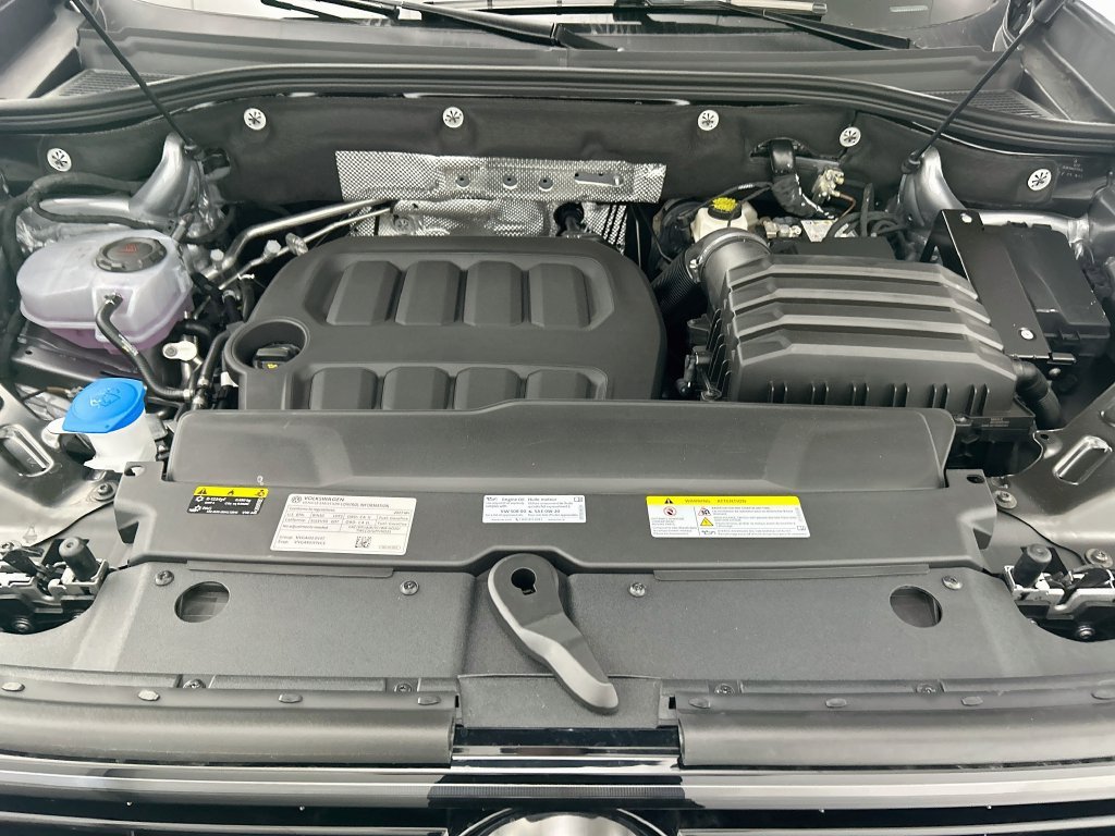 New 2027 Silver Volkswagen SE w/Technology image 27