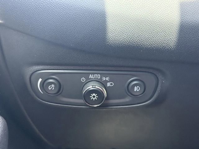 Used 2022 Iron Gray Metallic Chevrolet Premier image 29