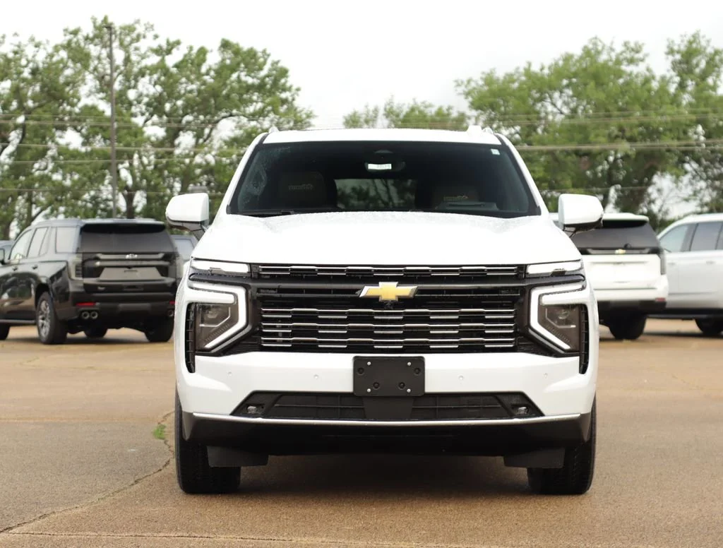New 2026 Polar White Tricoat Chevrolet High Country image 2