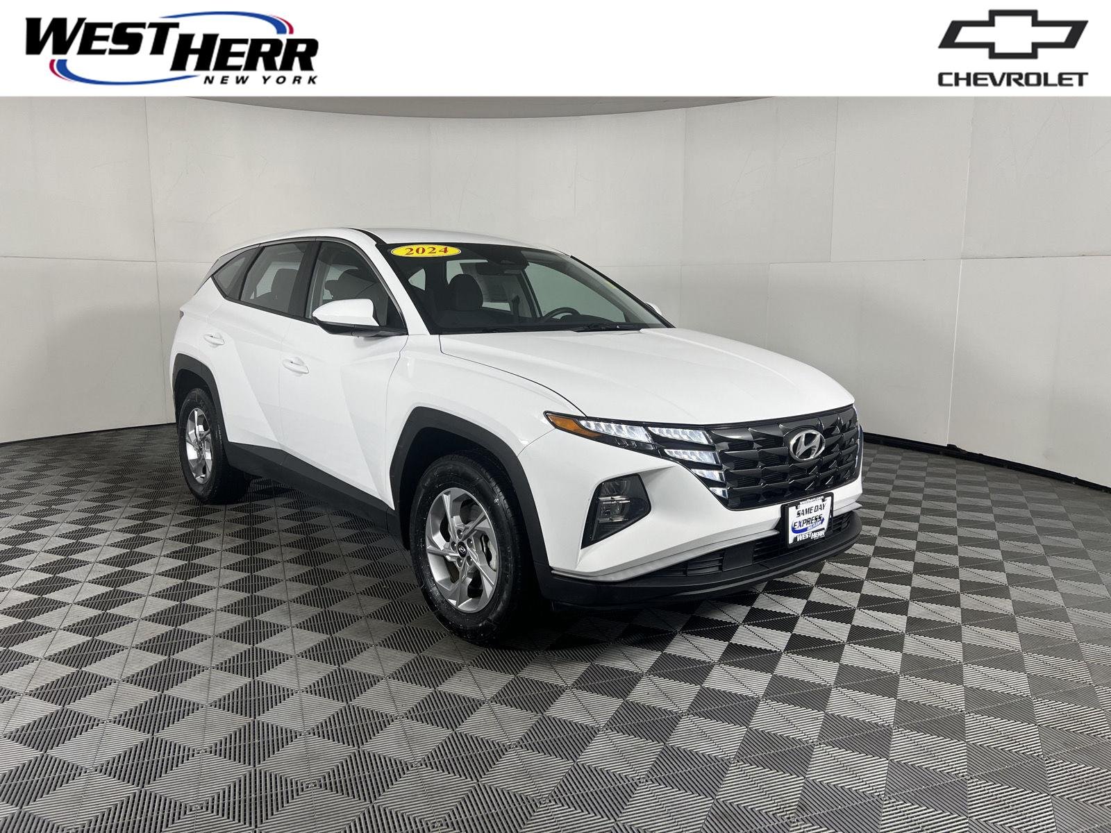 Used 2024 White Pearl Hyundai SE image 1