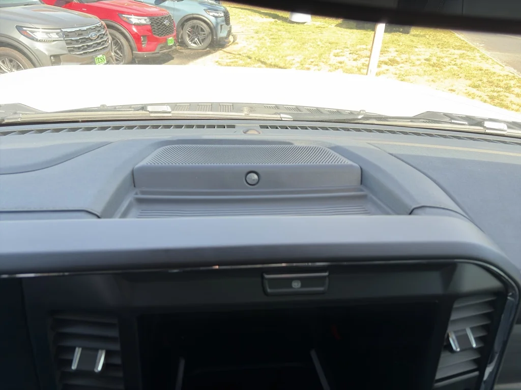 Used 2025 Oxford White Ford LARIAT image 25