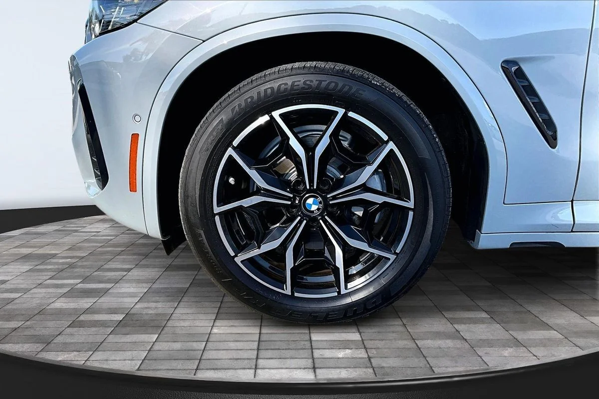 Used 2023 Gray BMW xDrive30i image 35