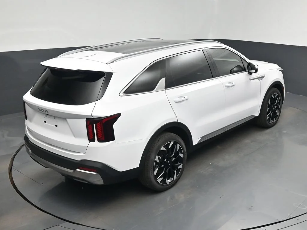 Certified Used 2025 White Kia SX image 24