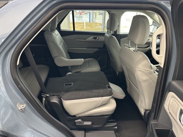 New 2026 Vapor Blue Metallic Ford Active image 44