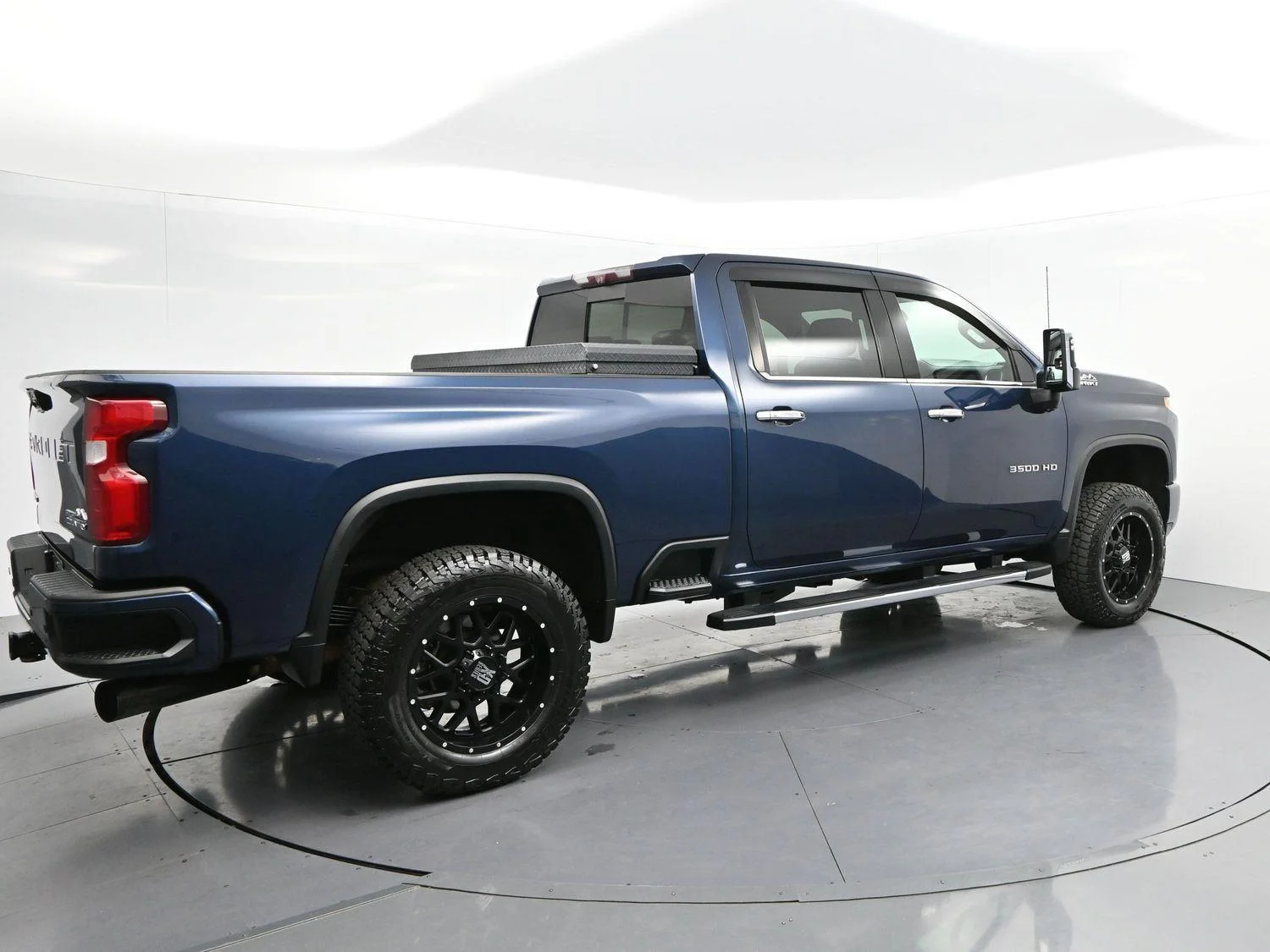 Used 2020 NORTHSKY BLUE METALLIC Chevrolet High Country image 7