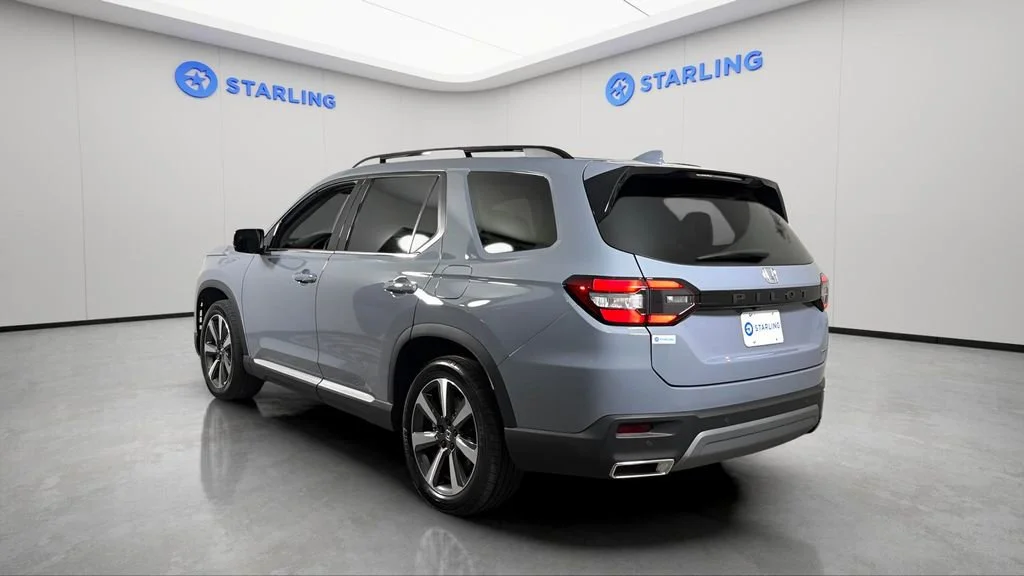 Used 2025 Gray Honda Touring image 5
