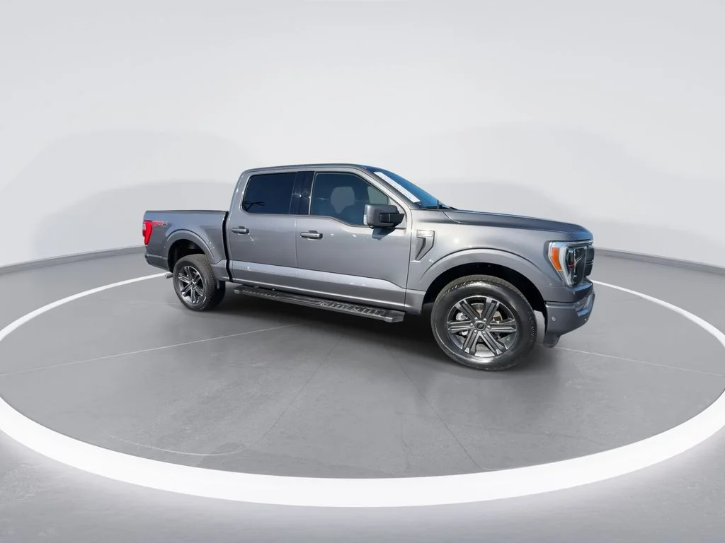 Used 2023 Gray Ford Lariat image 9