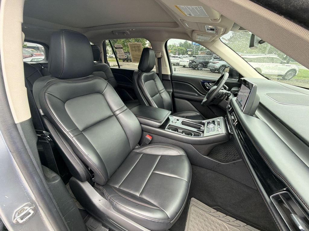 Used 2023 Silver Lincoln Standard image 26