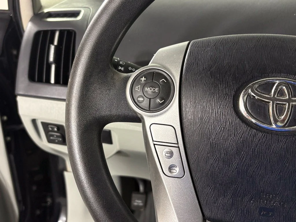 Used 2014 Black Toyota Two image 19