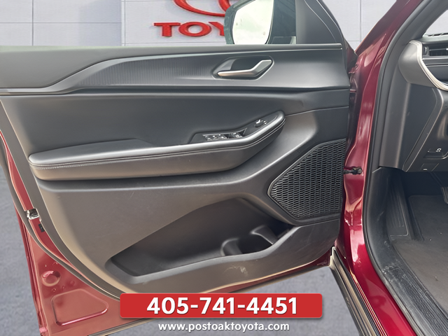 Used 2024 Red Jeep Altitude image 12