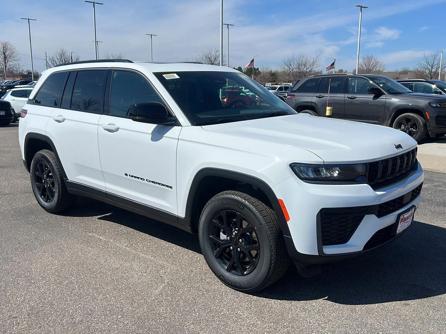 New 2026 Bright White Clearcoat Jeep Laredo Altitude image 2