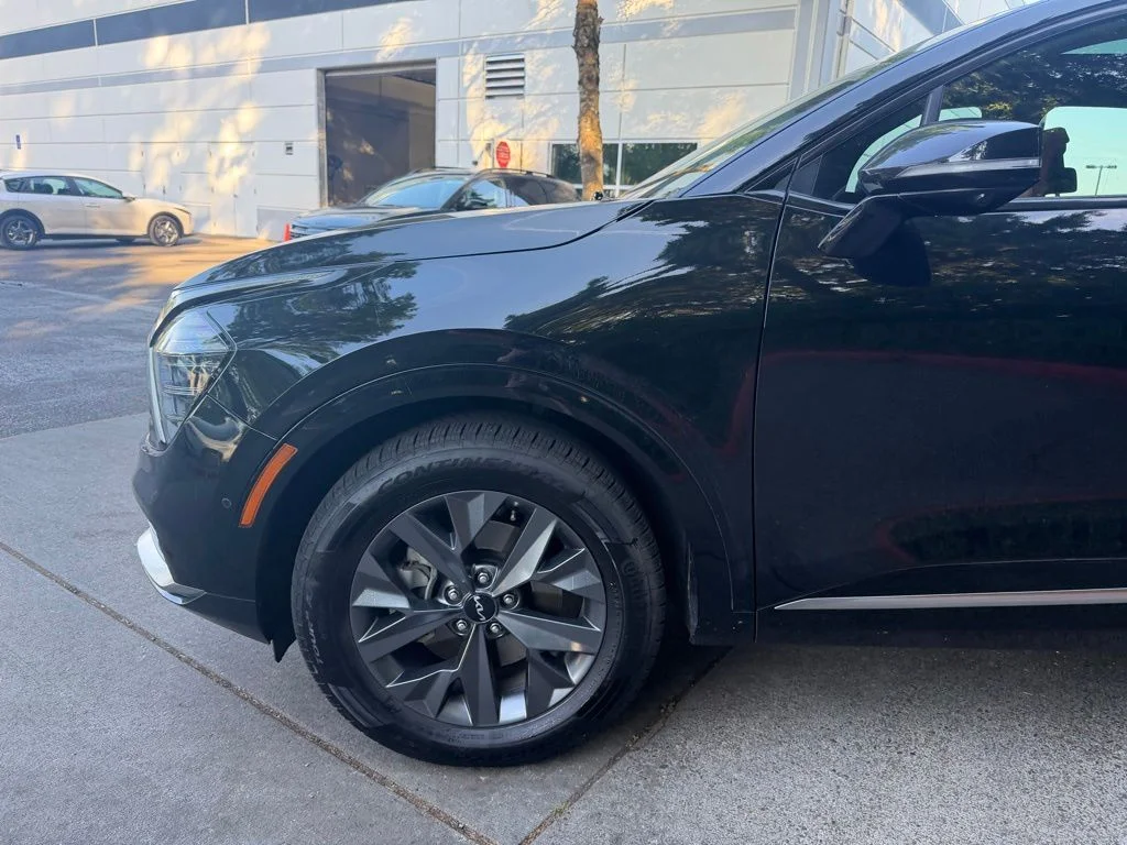 Used 2023 Fusion Black Kia SX-Prestige image 8