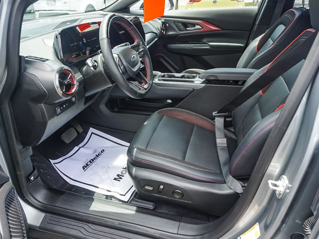 Used 2024 Gray Chevrolet RS image 17