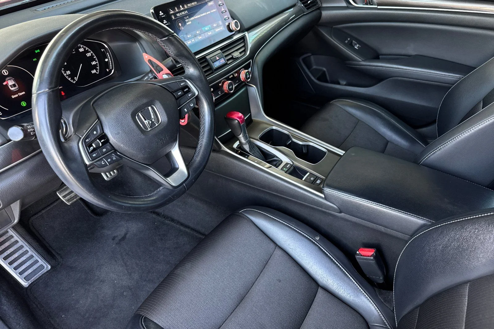 Used 2018  Honda Sport image 12
