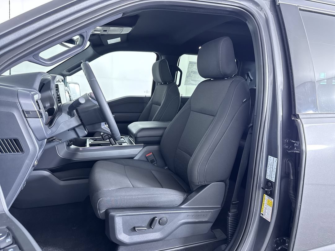 New 2026 Carbonized Gray Metallic Ford XLT image 15