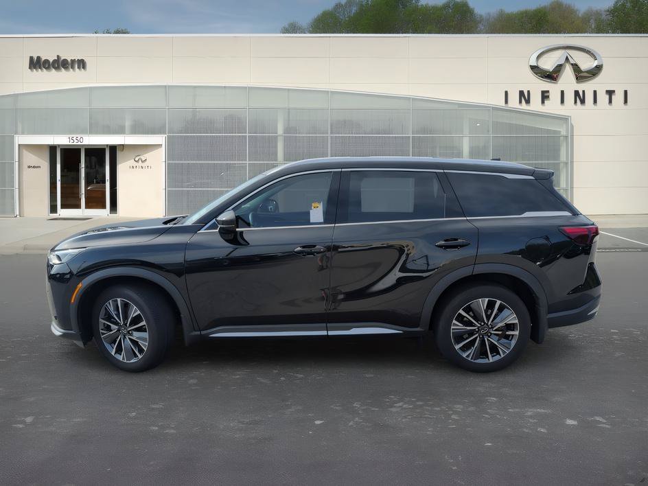 Certified Used 2026 Mineral Black INFINITI LUXE image 6