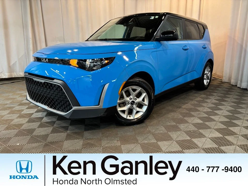 2023 Kia Soul 2.0L S IVT's photo