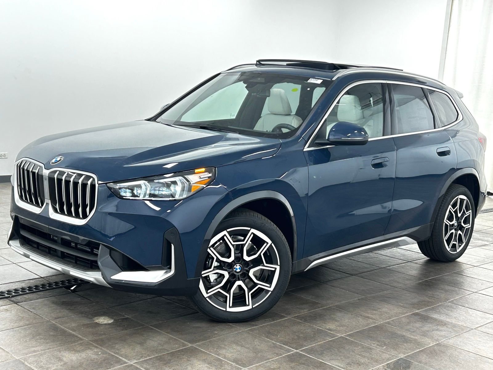2026 BMW X1 xDrive28i's photo