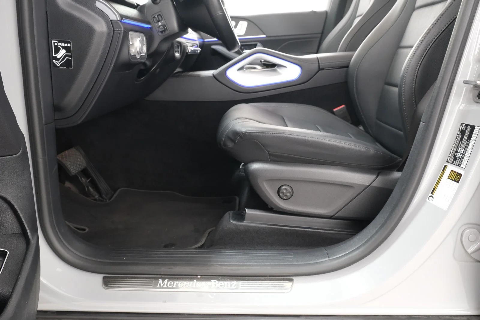 Used 2024 White Mercedes-Benz GLE 450 image 35