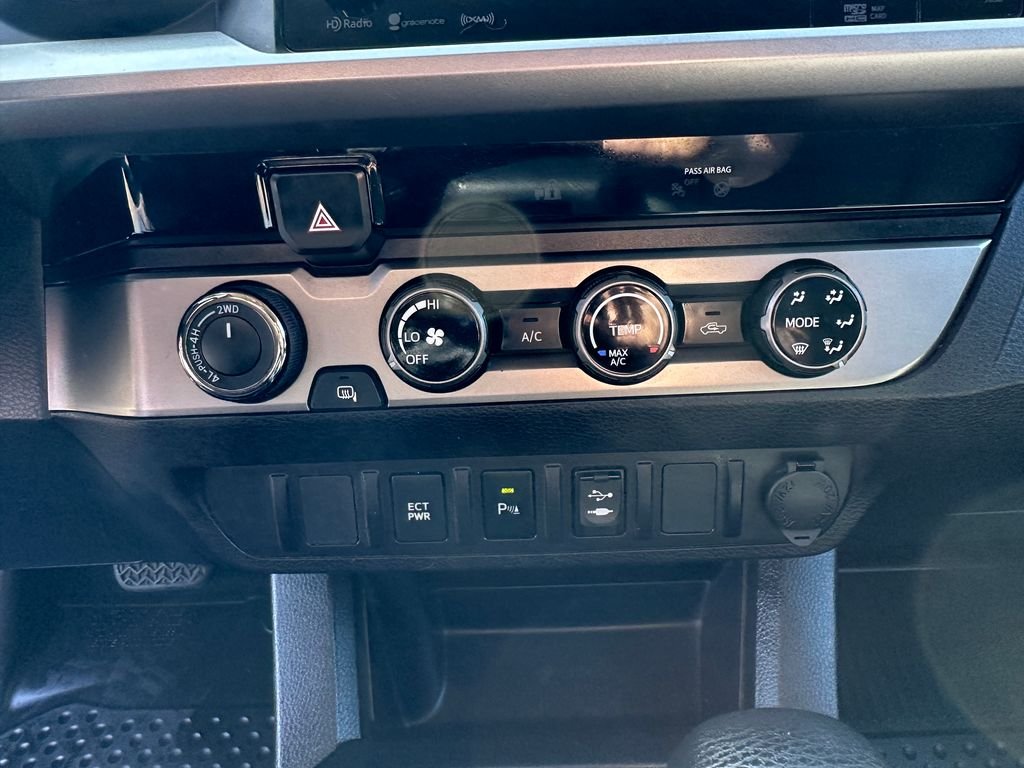 Used 2018 Red Toyota SR5 image 18