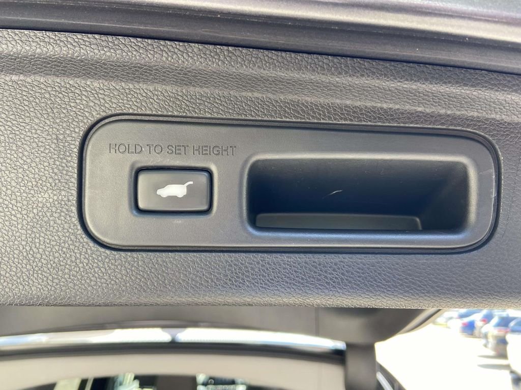 Used 2018  Honda Touring image 10